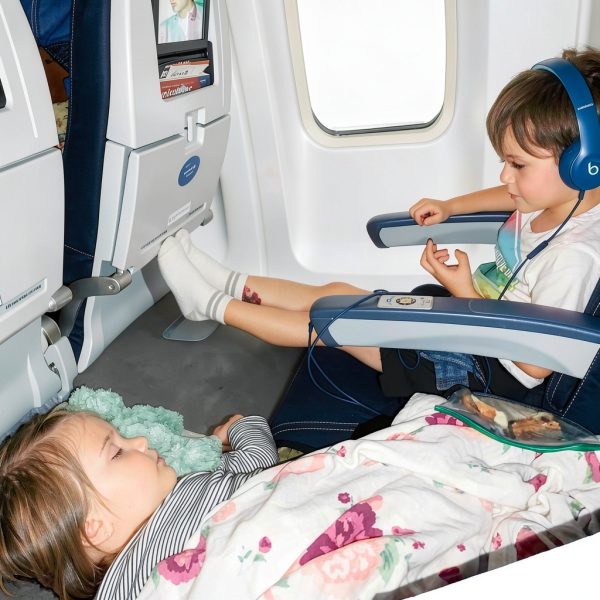 Rewondah Inflatable Foot Rest PVC Flocking Travel Pillow-1